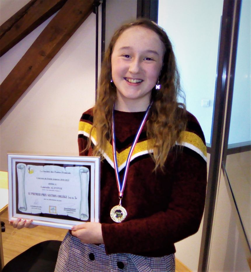 Lauralie Alfonsi a reçu il y a quelques mois le premier prix (catégorie Collège) du concours de la Société des Poètes Français.