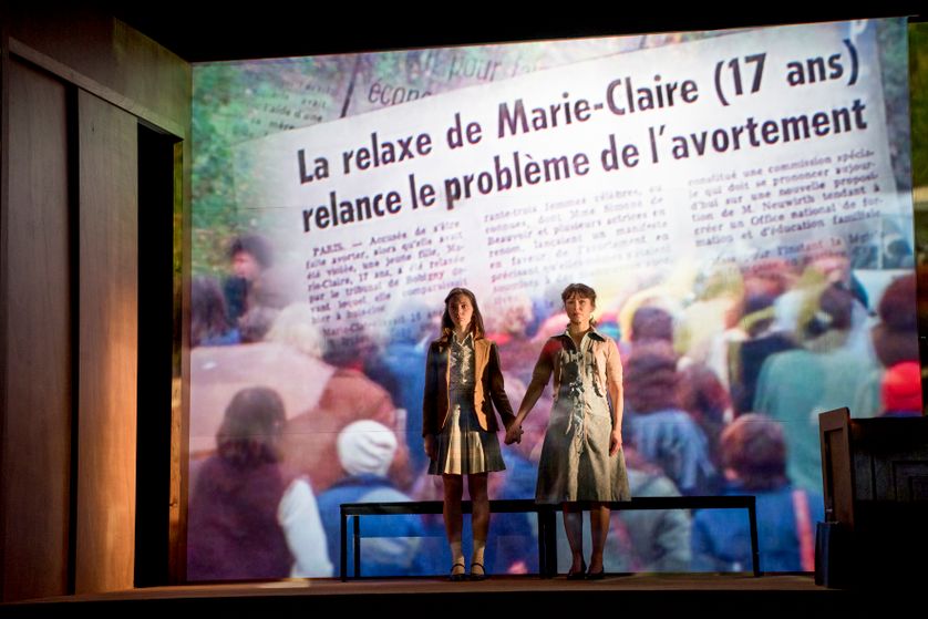 Pauline Bureau Hors La Loi Dans Le Theatre