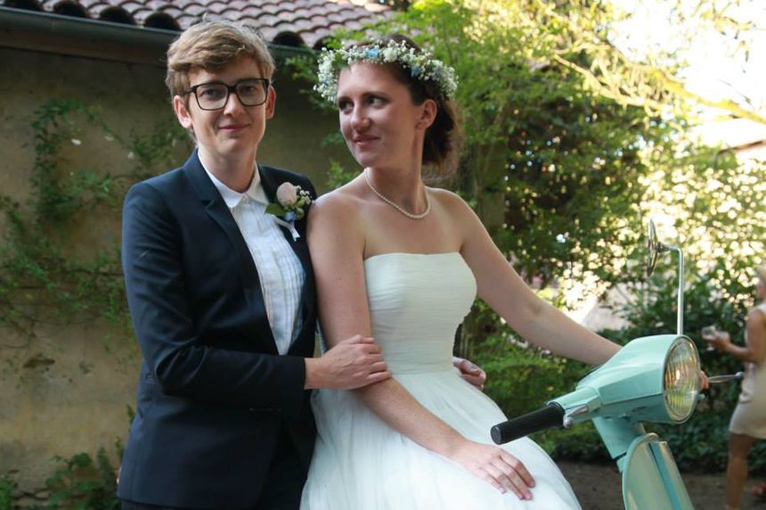 Marie Clémence et Aurore, lors de leur mariage en juin 2015.