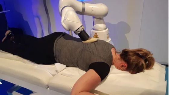 Le robot masseur s'adapte à toutes les morphologies. ©Radio France - Emmanuel Moreau
