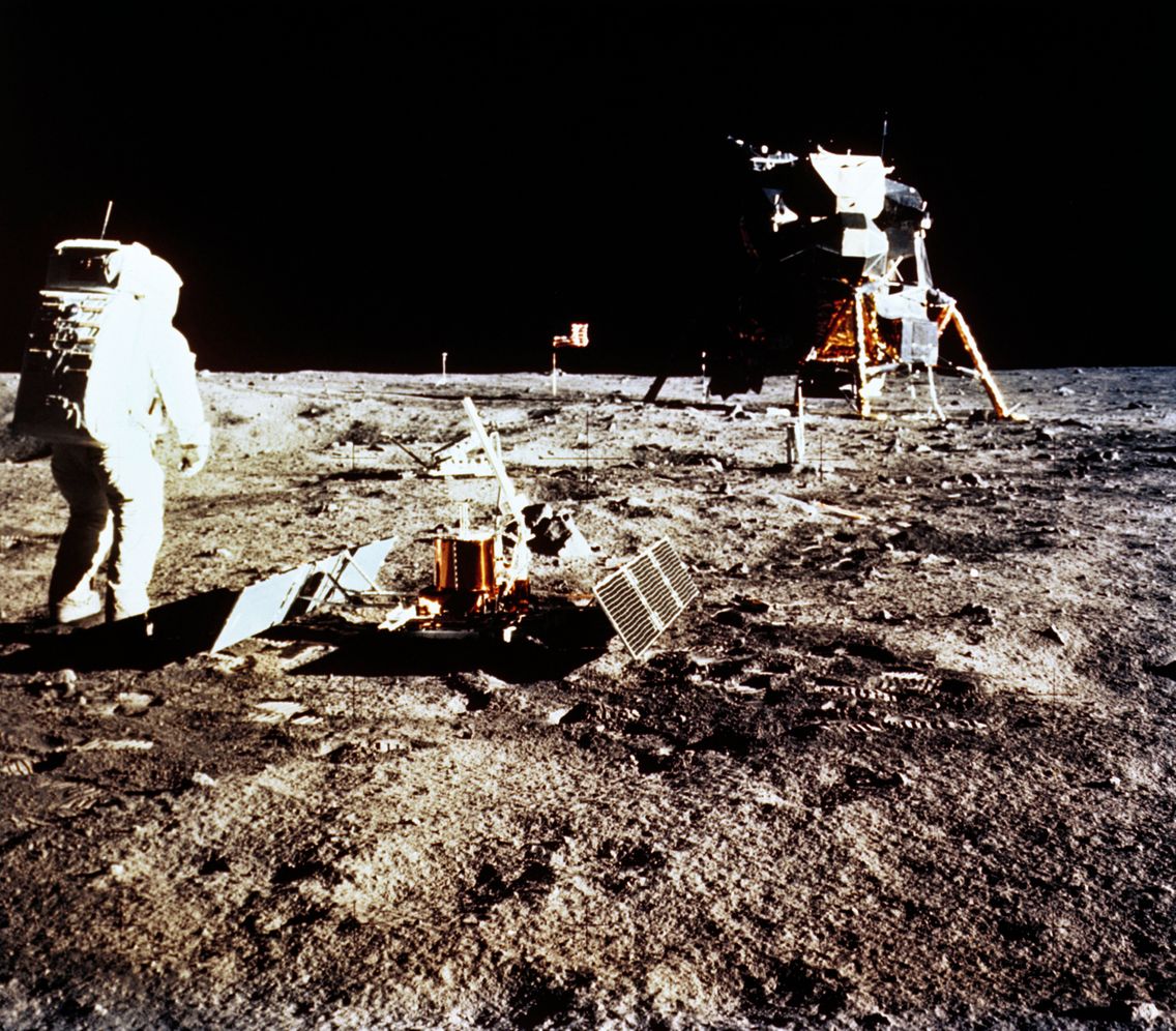 Le Grand Depart Vers La Lune 1967 L'alunissage, ce petit pas pour l'homme...