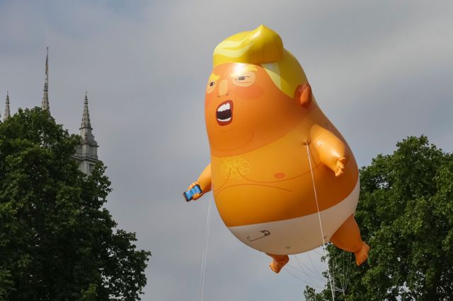 Le ballon géant présentant Trump en bébé pleurnichard volera à Washington pour la fête du 4 juillet