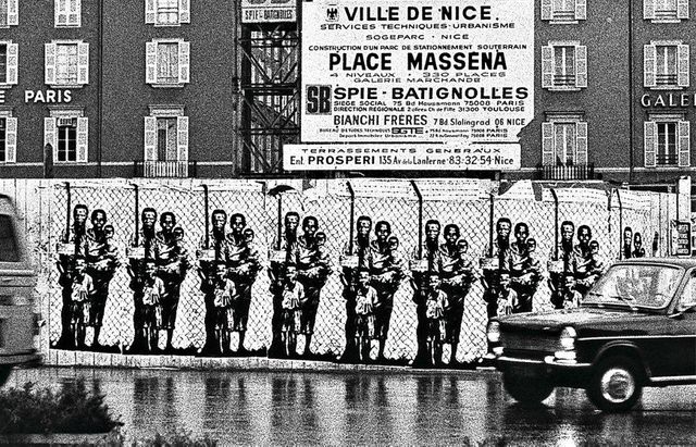 Dans sa ville d'origine, Nice, il dénonce l'apartheid dans la ville du Cap en Afrique du Sud