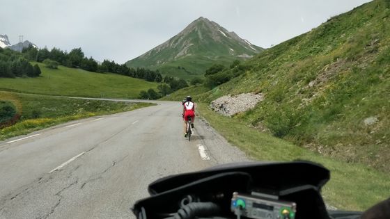 Lætitia Bernard, non-voyante, réalise l'intégralité des étapes du Tour de France en tandem ! ©Radio France - Nicolas Mathias