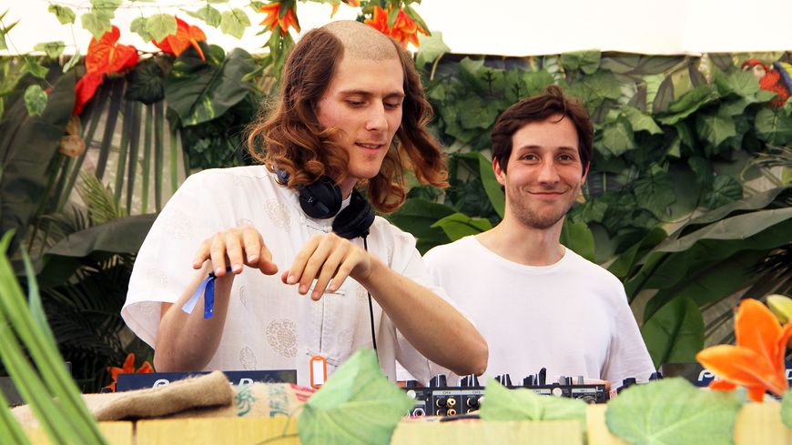 Jacques et Superpoze, duo du smile sur la plage de Sète | G. Chantepie / RF