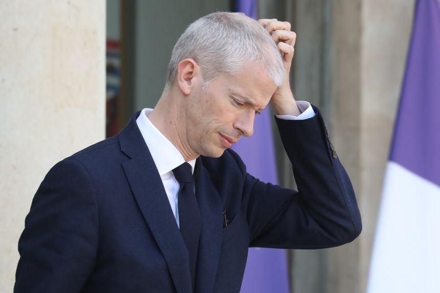 Le Ministre de la Culture, Franck Riester, sort de l'Elysée après une réunion avec son cabinet, 30 avril 2019.