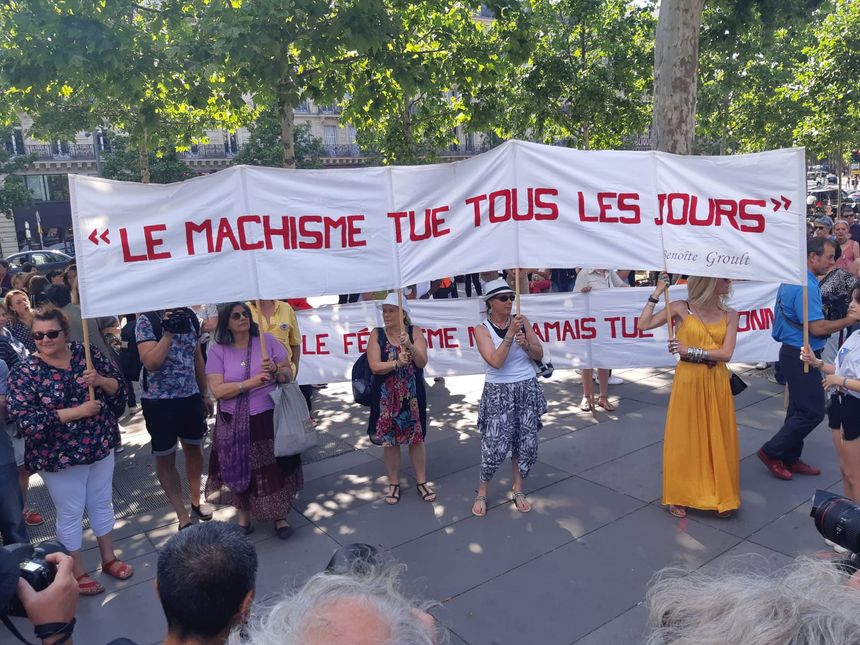 Slogan inspiré d'une phrase de la journaliste et romancière Benoîte Groult