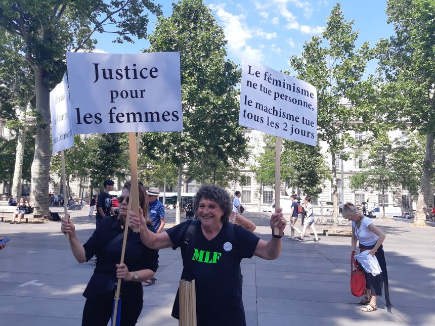 Une militante de l'Alliance des femmes, issue du MLF (Mouvement de Libération pour les Femmes)