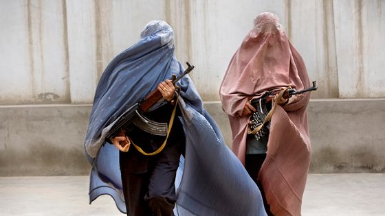 Femmes policières en Afghanistan - Véronique de Viguerie