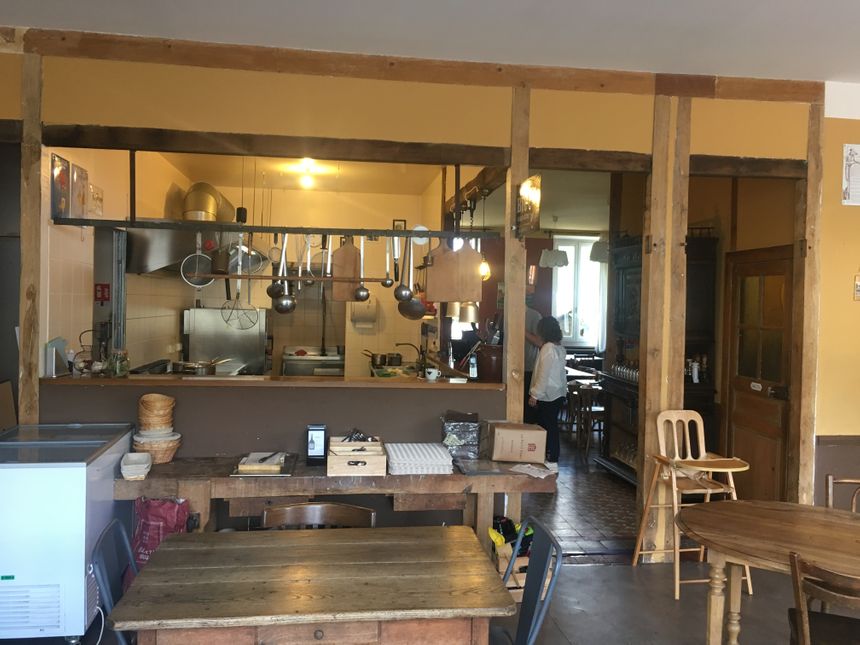 Une cuisine ouverte, rien à cacher aux clients!