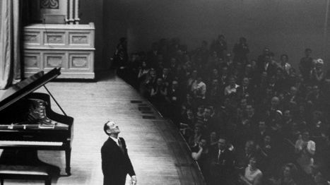 Vladimir Horowitz sur la scène du Carnegie Hall en 1965
