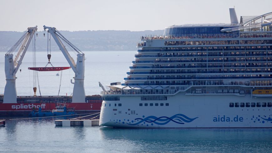 L'Aida Nova, qui navigue au gaz naturel liquéfié, embarque déjà des touristes depuis l'année dernière.