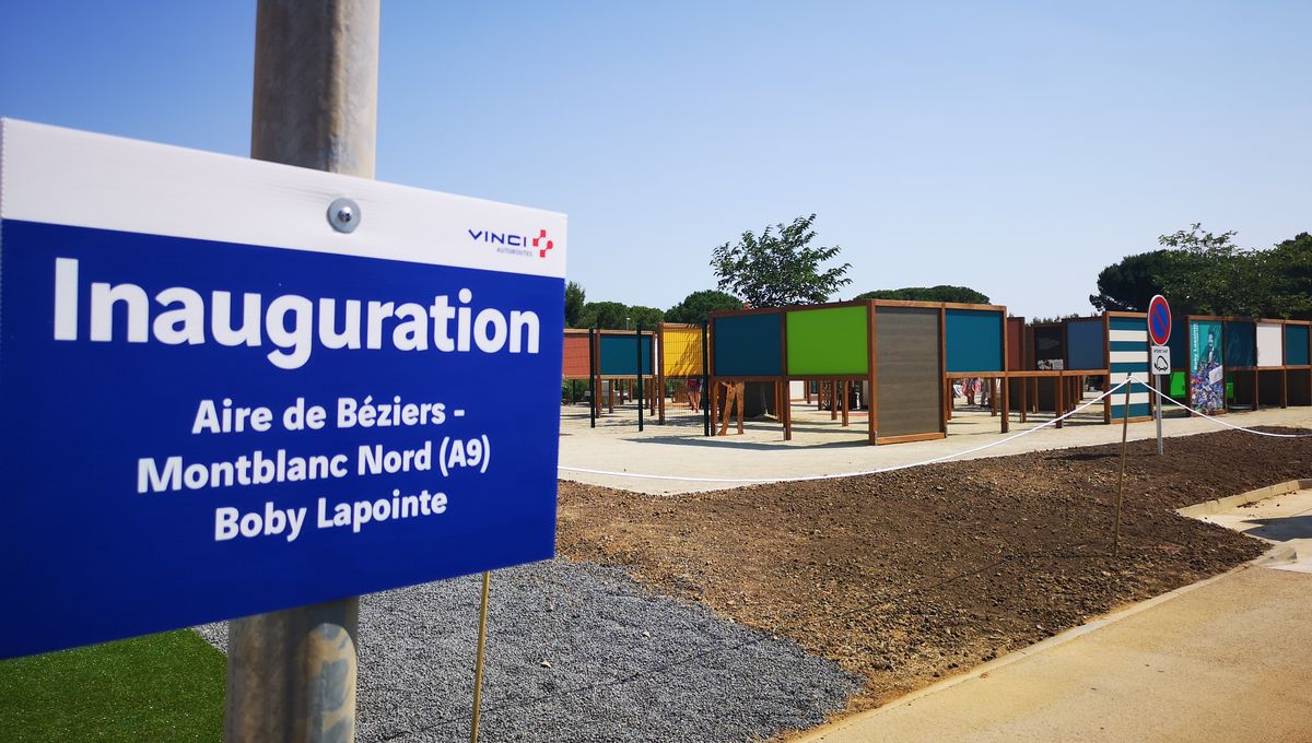 Boby Lapointe A Lui Aussi Son Aire De Repos Sur L A9