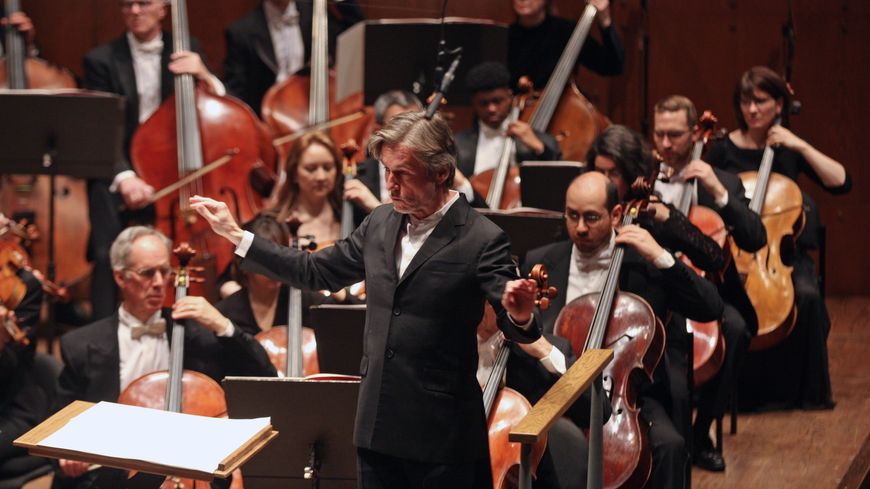 Esa-Pekka Salonen dirigeant l'Orchestre philharmonique de New York le 4 avril 2018