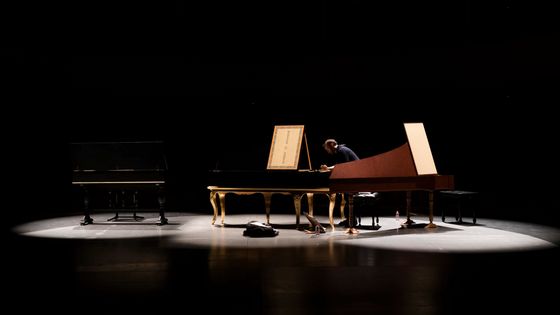 Aujourd'hui, Bertrand Cuiller interprète les sonates K. 368 et 369 de Domenico Scarlatti - http://www.ensemblecaravanserail.com