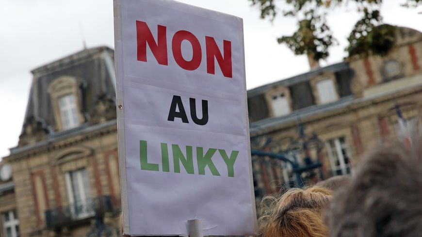 Un collectif d'avocats regroupant 5 000 opposants au compteur Linky a initié 90 procédures dans 22 tribunaux français.