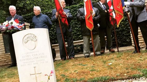 Tombe du Lieutenant James Gerald Marshall Cornwall de la 4ème Grenadier Gards à Cahagnes ©Radio France - Julie Beressi