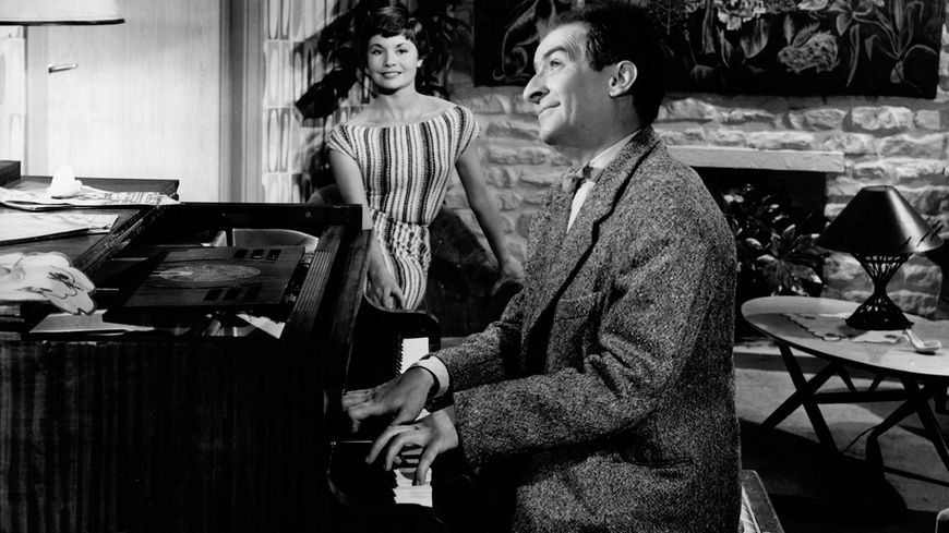 Noëlle Adam et Louis de Funès dans "Comme un cheveu sur la soupe" (1957).