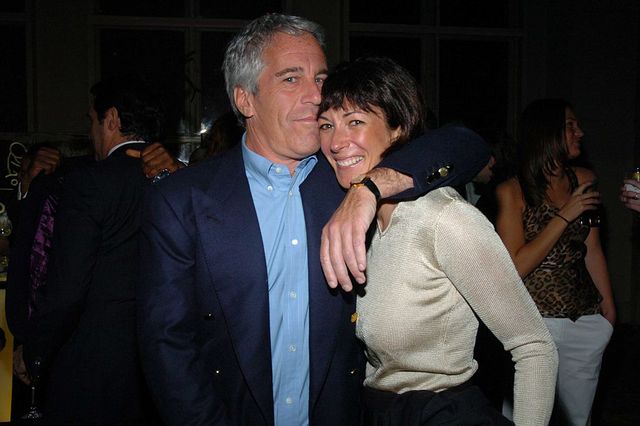 Jeffrey Epstein et Ghislaine Maxwell en 2005