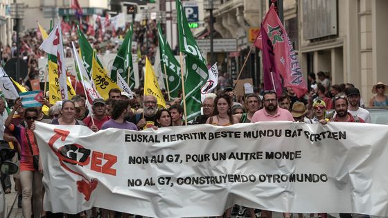 Le 13 juillet, les altermondialistes et écologistes manifestent contre le 45e sommet du G7 qui va se dérouler à Biarritz les 24 et 26 août prochains. ©AFP - IROZ GAIZKA