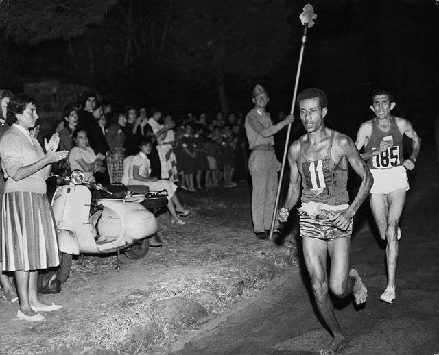 Abebe Bikila, vainqueur du marathon de Rome en 1960