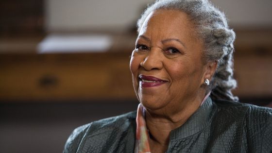 Toni Morrison, à l'âge de 77 ans, photographiée dans son appartement à New York ©Getty - Timothy Fadek