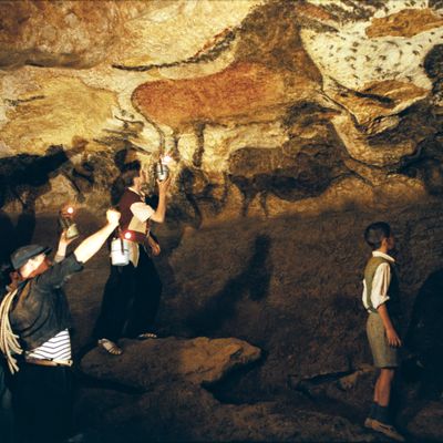Sur le tournage du film "Les Enfants de Lascaux" en 1989