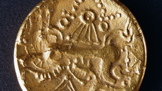 Demi statère en or de la région d'Evreux, représentant un cheval au galop, au verso. Pièces gauloises. Jean Vinchon Numismatique. ©Getty - DeAgostini/DEA/G. DAGLI ORTI