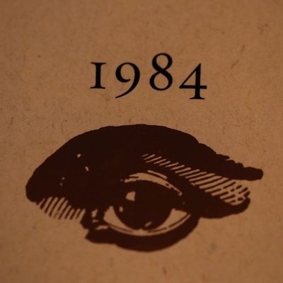 Le roman de George Orwell, 1984,