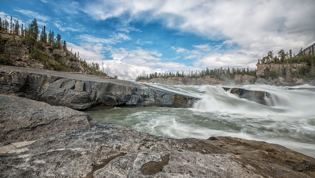 Stéphanie Huc raconte sa descente en canoë de la rivière Nahanni au