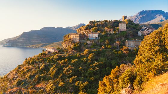 Village de Nonza en Corse ©Getty - Allard Chager