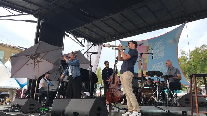 Cecil L. Recchia sur la scène du BIS de Jazz in Marciac le 07 août 2019