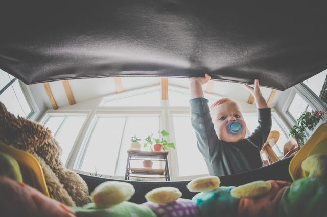 La boite à histoire est remplie avec des histoires racontées par les parents et grands-parents