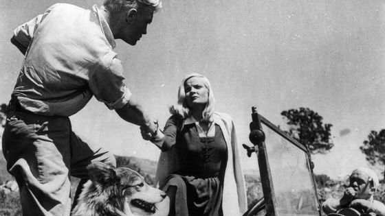 Jean Marais et Madeleine Sologne dans une scène du film « L’Éternel Retour » de Jean Delannoy, scénario de Jean Cocteau (1943) ©Getty - Hulton Archive