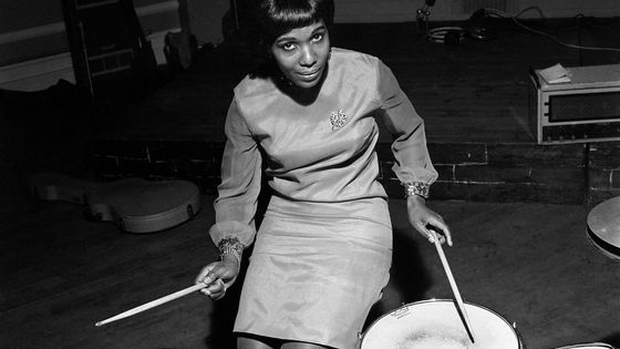 Constance Mulondo, modèle de couverture de "Drum", en août 1967 - James Barnor / Courtesy Clémentine de la Féronnière