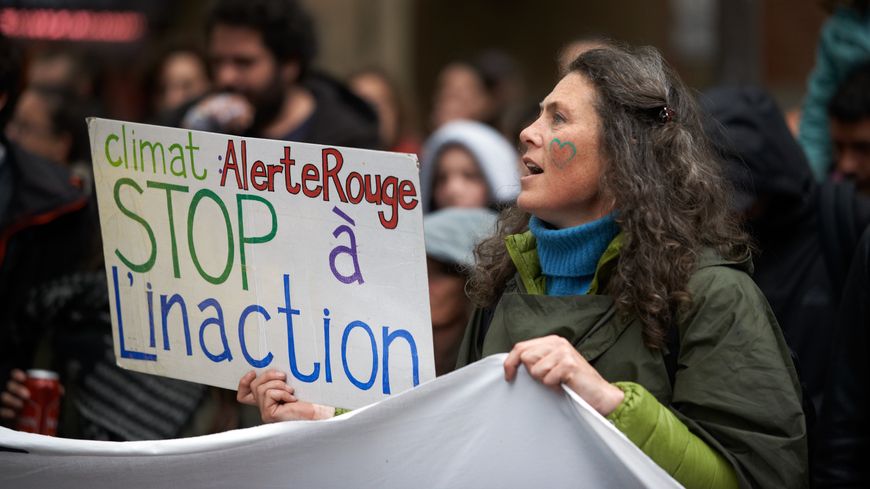 Manifestation d'étudiants à Toulouse, le 24 mai, pour dénoncer l'inaction climatique des pouvoirs publics.
