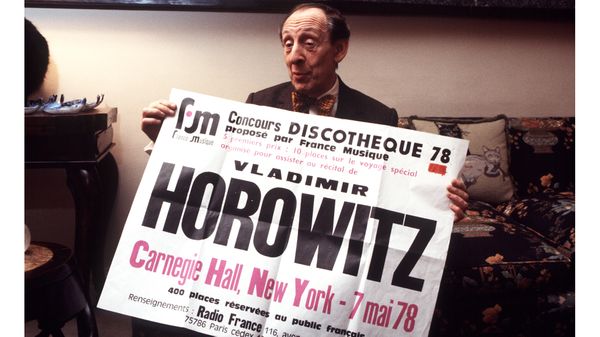 Vladimir Horowitz tient l’affiche d’un concert à New-York pour lequel France Musique avait organisé un concours (1978)