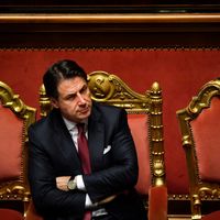 Le président du conseil italien Giuseppe Conte démissionne, plongeant l'Italie dans l'incertitude