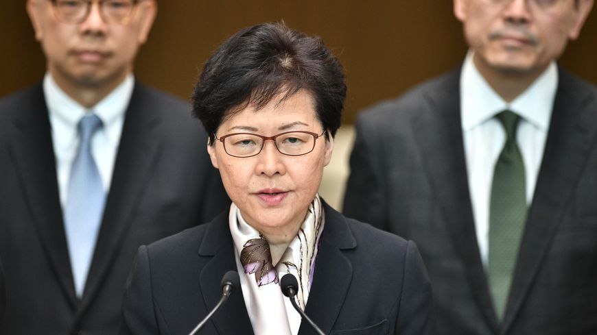 Les manifestants réclament le départ de Carrie Lam, la cheffe de l’exécutif local.