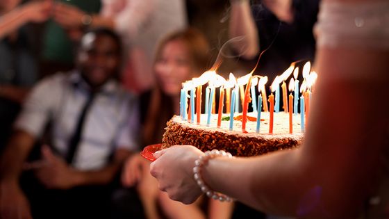 Fêter son anniversaire ©Getty - Cultura RM Exclusive/Marcel Weber