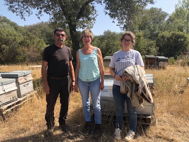 Patrick, Chantal et Laura Arnoux, "Les ruchers de l'Uzège"