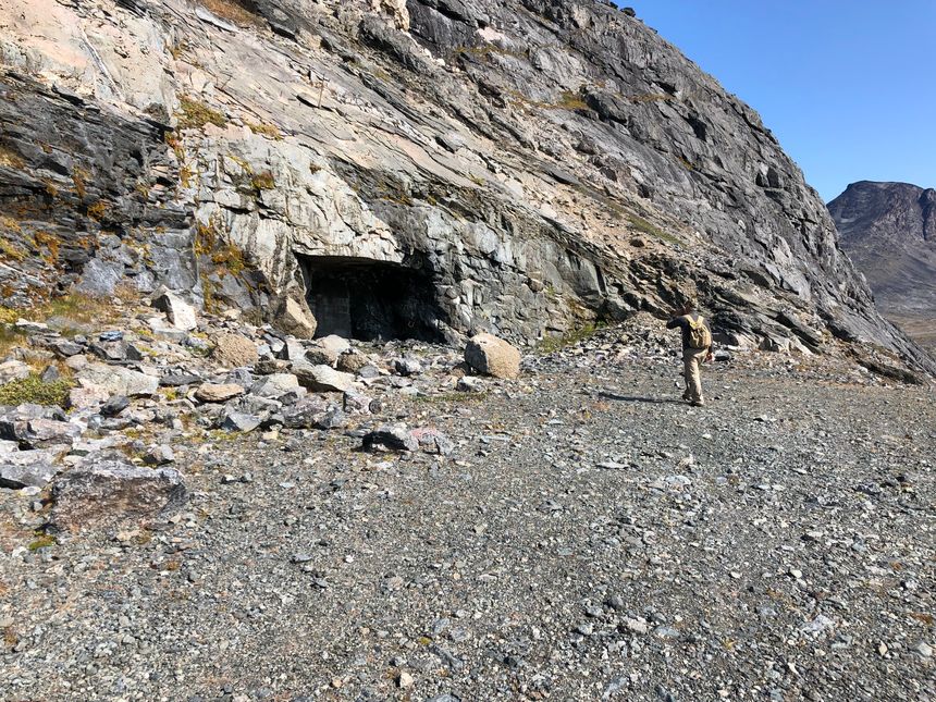 L'entrée de la mine de Kvanefjeld, à Narsaq, au sud-ouest du Groenland