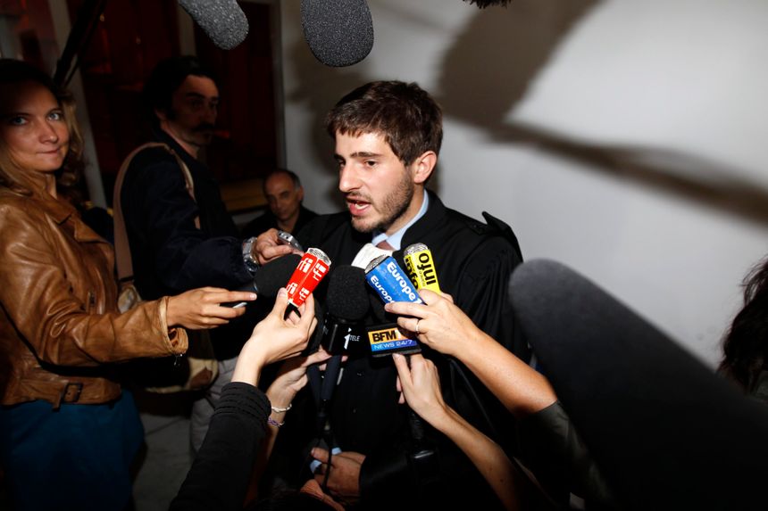 L'avocat Charles Joseph-Oudin face à la presse, en 2011.