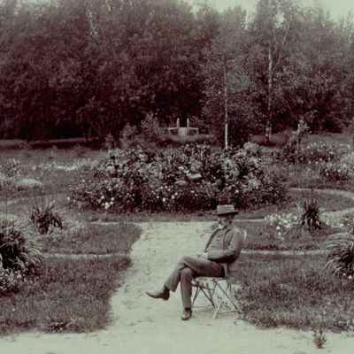 Tchaïkovski dans son jardin à Klin, Russie