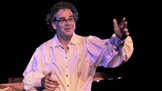 Pascal Amoyel, pianiste. Son nouveau spectacle, Looking for Beethoven est donné au Théâtre Le Ranelagh à Paris à partir du 18 septembre 2019 www.theatre-ranelagh.com - photo by Christian Visticot