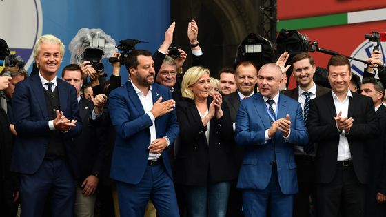 Demain, tous populistes ? ©AFP - MIGUEL MEDINA