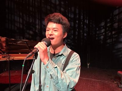 Dong Michaxu (voix)