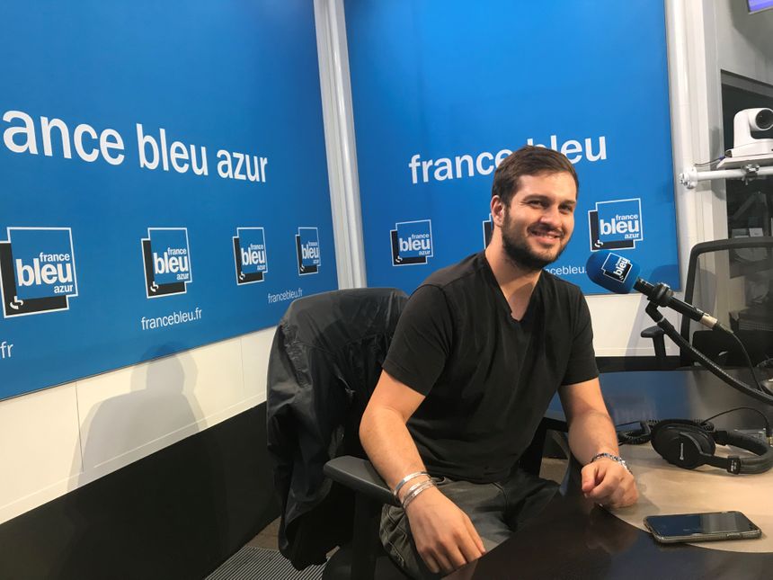 Antoine Marchetti maitrise le piano de "Chez papa"