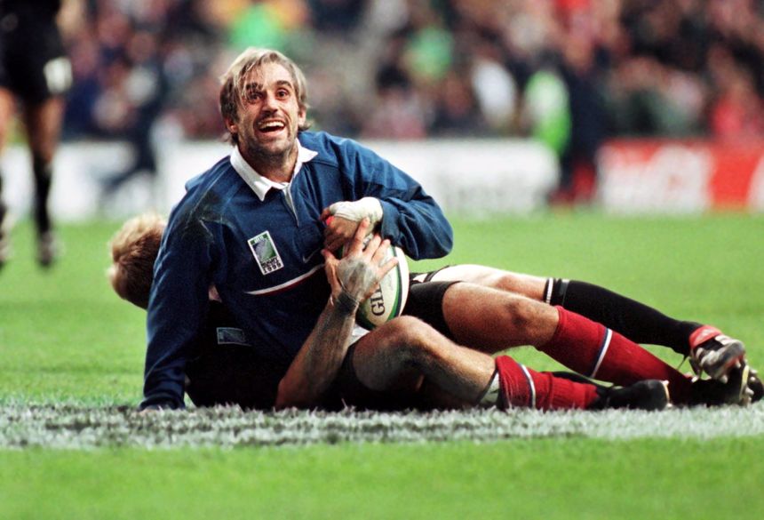 La joie pure de Philippe Bernat-Salles, après avoir inscrit un essai contre la Nouvelle-Zélande en demi-finale de la Coupe du monde 1999 pour la victoire du XV de France (43-31).