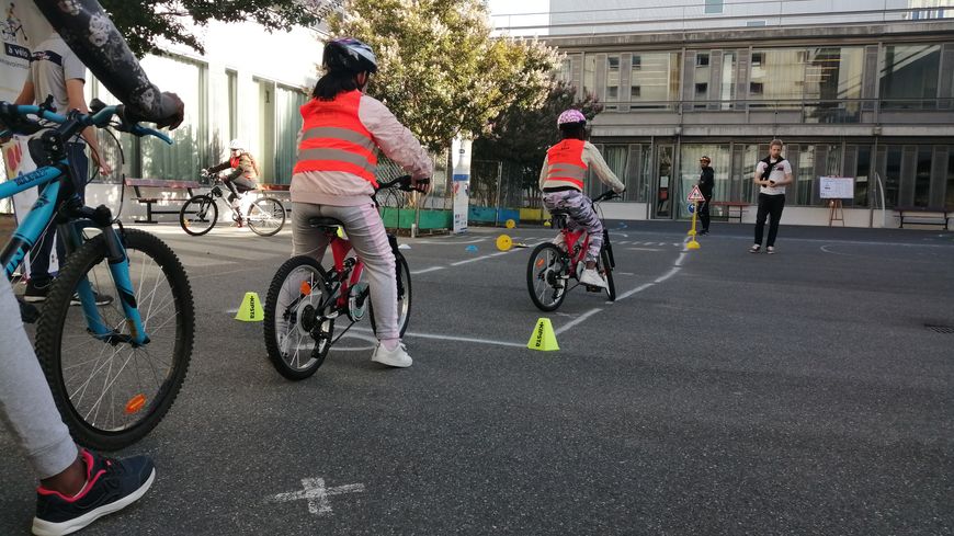 Les élèves de CM2 de l'école primaire Gerty Archimède, dans le 12ème arrondissement, participent au programme.